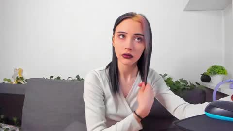 Snapshot of _emmarouse__ chatting on March 29, 2026, 6:24 am Emma online show from March 29, 2026, 6:24 am