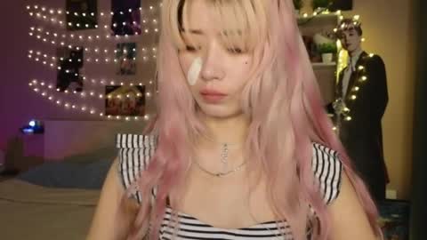 EveEva online show from April 10, 2026, 2:50 am