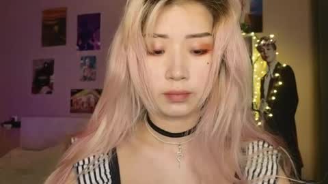 EveEva online show from April 17, 2026, 12:46 am