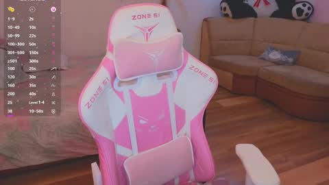 Evie online show from January 9, 2025, 3:36 am