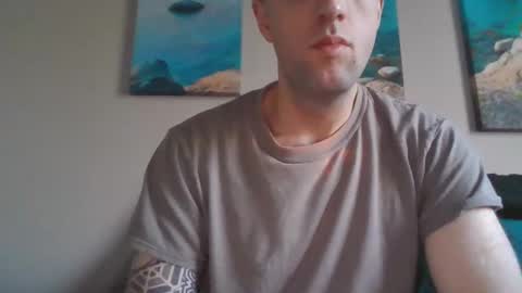 _evianxx online show from November 23, 2025, 5:24 pm