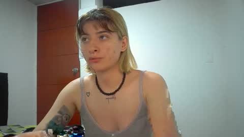 Mia-foster online show from April 26, 2026, 2:31 am