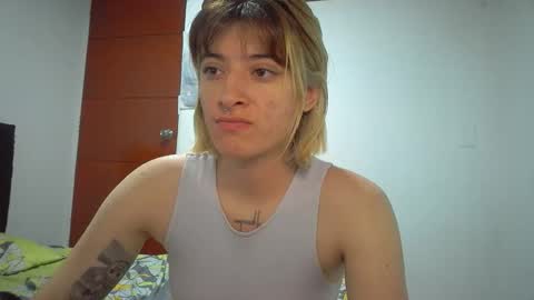 Mia-foster online show from April 28, 2026, 12:53 am