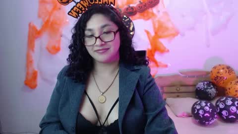 Gia Independent model online show from October 10, 2025, 8:30 pm