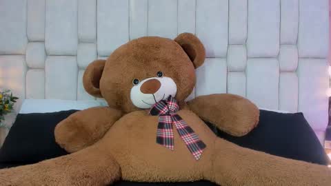 Gigi online show from October 7, 2025, 12:02 pm