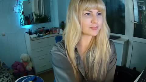 Snapshot of _glamorous_ chatting on February 10, 2025, 9:04 pm _glamorous_ online show from February 10, 2025, 9:04 pm