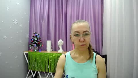 _greybunny_ online show from December 25, 2024, 10:28 am