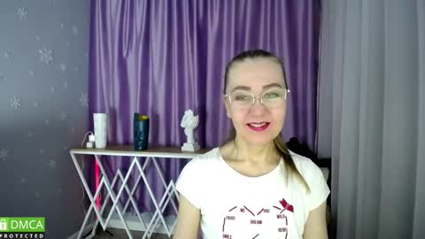 _greybunny_ online show from February 7, 2025, 9:05 am