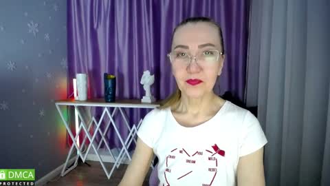 _greybunny_ online show from February 10, 2025, 10:42 am