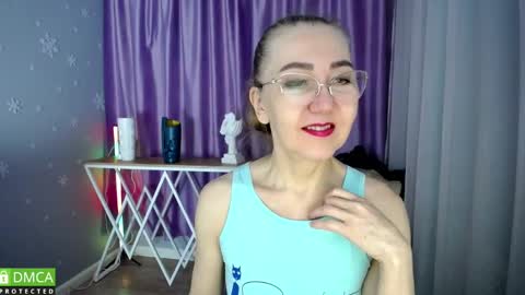 _greybunny_ online show from February 15, 2025, 8:33 am