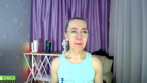 _greybunny_ online show from February 18, 2025, 8:59 am