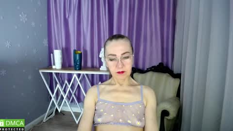 _greybunny_ online show from February 19, 2025, 11:38 am