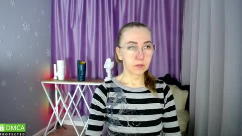 _greybunny_ online show from February 22, 2025, 9:01 am