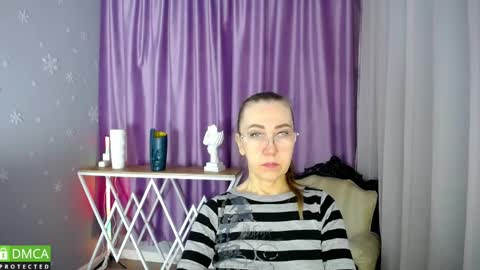 _greybunny_ online show from February 24, 2025, 3:44 am