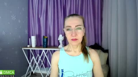 _greybunny_ online show from February 26, 2025, 12:25 pm