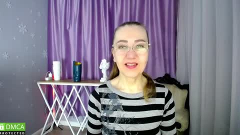 _greybunny_ online show from March 10, 2025, 7:10 am