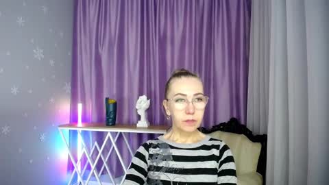 _greybunny_ online show from September 11, 2025, 7:08 am