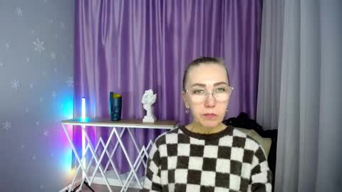 _greybunny_ online show from September 14, 2025, 11:20 am