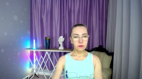 _greybunny_ online show from September 15, 2025, 8:25 am