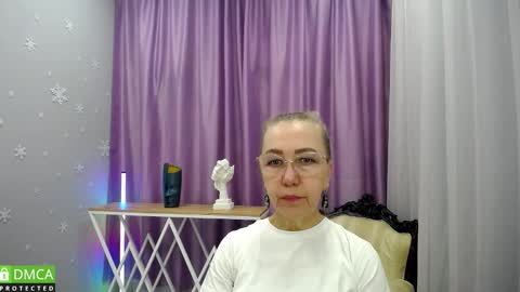 _greybunny_ online show from September 19, 2025, 8:49 am