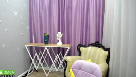 _greybunny_ online show from September 20, 2025, 10:16 am