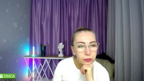 _greybunny_ online show from September 24, 2025, 9:23 am