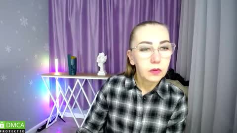 _greybunny_ online show from September 28, 2025, 9:25 am