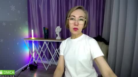 _greybunny_ online show from October 17, 2025, 7:22 am