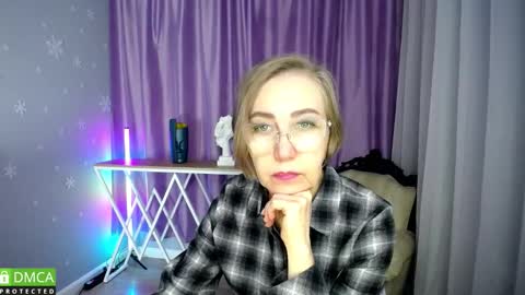 _greybunny_ online show from October 23, 2025, 9:52 am