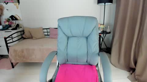 Snapshot of _i_d_a_ chatting on February 4, 2025, 1:02 am Ida online show from February 4, 2025, 1:02 am