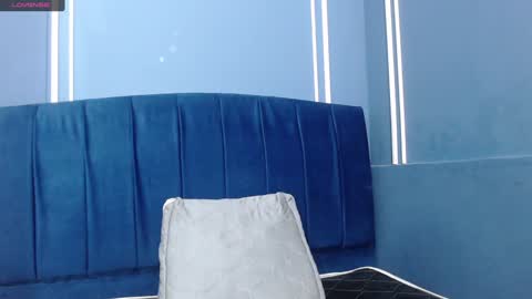 Snapshot of _isaabellaa chatting on December 17, 2024, 12:00 pm Isa online show from December 17, 2024, 12:00 pm