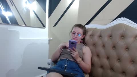 Snapshot of _isaabellaa chatting on January 12, 2025, 7:21 pm Isa online show from January 12, 2025, 7:21 pm