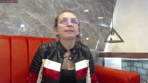 Snapshot of _isaabellaa chatting on January 13, 2025, 2:21 pm Isa online show from January 13, 2025, 2:21 pm