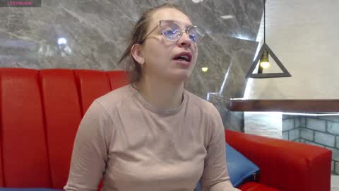 Snapshot of _isaabellaa chatting on January 15, 2025, 11:21 am Isa online show from January 15, 2025, 11:21 am