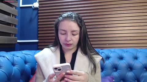 Snapshot of _isaabellaa chatting on January 25, 2025, 11:55 am Isa online show from January 25, 2025, 11:55 am