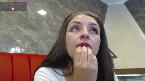 Snapshot of _isaabellaa chatting on February 7, 2025, 2:37 pm Isa online show from February 7, 2025, 2:37 pm