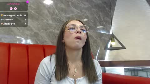 Snapshot of _isaabellaa chatting on February 20, 2025, 5:40 pm Isa online show from February 20, 2025, 5:40 pm