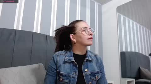 Snapshot of _isaabellaa chatting on February 23, 2025, 11:44 am Isa online show from February 23, 2025, 11:44 am