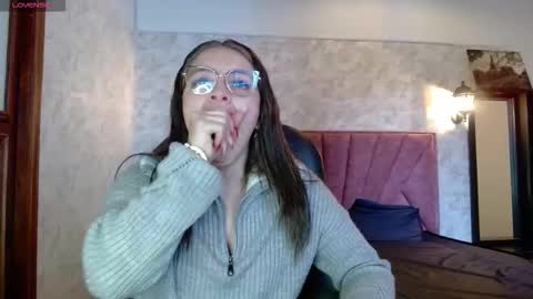 Snapshot of _isaabellaa chatting on September 12, 2025, 11:54 am Isa online show from September 12, 2025, 11:54 am