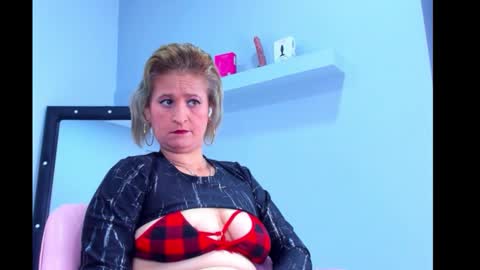 JADE  online show from February 6, 2026, 1:14 pm