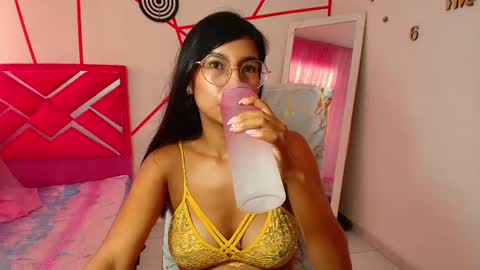 Jesica online show from February 9, 2025, 5:43 pm