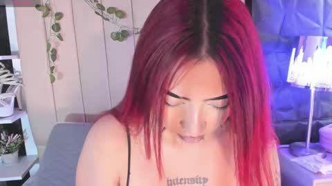 Mia online show from January 14, 2026, 3:39 pm