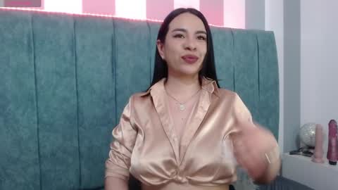 Snapshot of _julietaa chatting on December 5, 2024, 2:44 pm Julieta online show from December 5, 2024, 2:44 pm