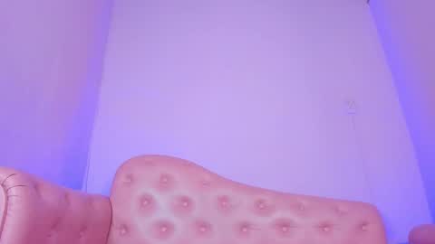 _julisweet_ online show from October 19, 2025, 12:50 pm