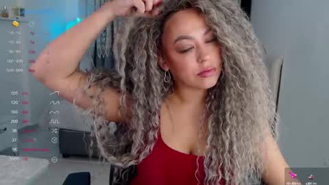 Snapshot of _just_a_queen_3 chatting on October 16, 2025, 9:43 am _just_a_queen_3 online show from October 16, 2025, 9:43 am