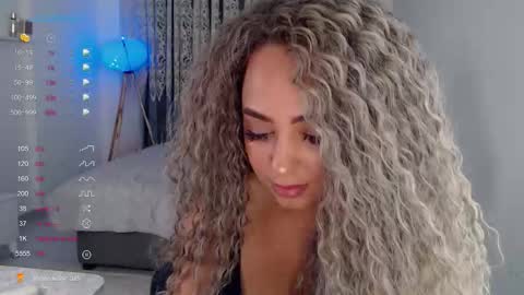 Snapshot of _just_a_queen_3 chatting on October 21, 2025, 5:13 pm _just_a_queen_3 online show from October 21, 2025, 5:13 pm