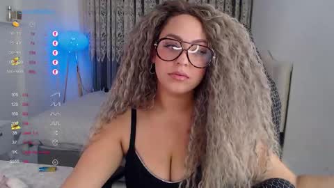 Snapshot of _just_a_queen_3 chatting on November 2, 2025, 5:04 pm _just_a_queen_3 online show from November 2, 2025, 5:04 pm