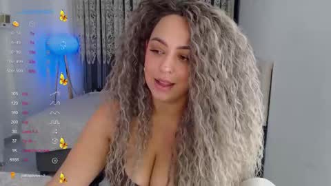 Snapshot of _just_a_queen_3 chatting on November 6, 2025, 11:00 am _just_a_queen_3 online show from November 6, 2025, 11:00 am