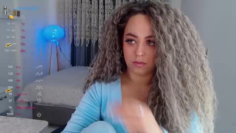 Snapshot of _just_a_queen_3 chatting on November 12, 2025, 8:26 am _just_a_queen_3 online show from November 12, 2025, 8:26 am