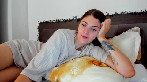 _just_a_simple_girl online show from October 1, 2025, 11:27 am